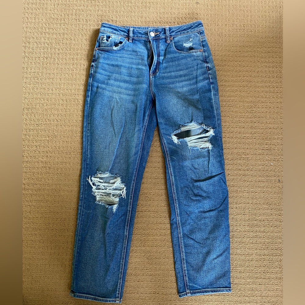 American Eagle Straight Mom Jeans
